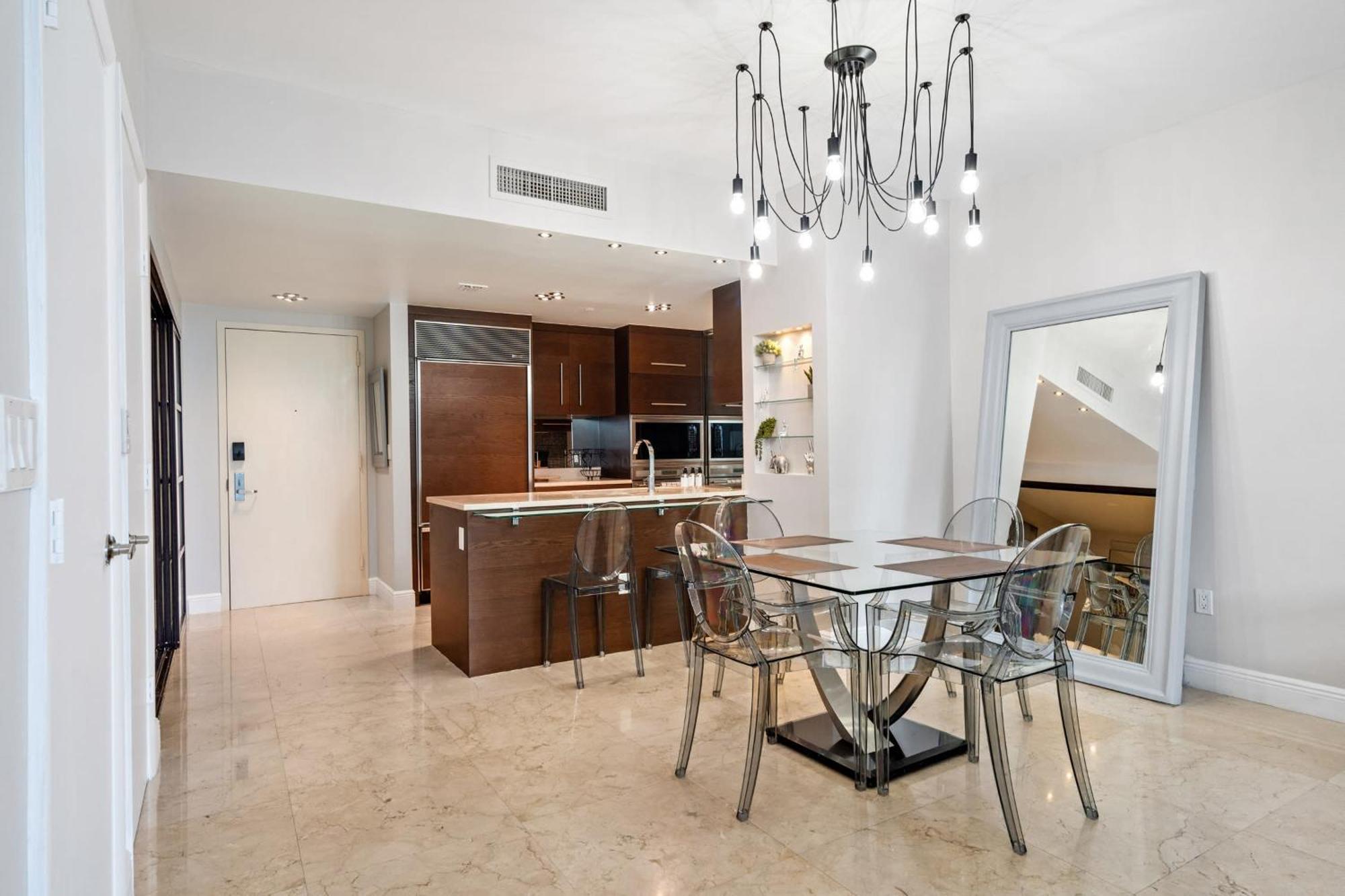 Luxury 2 Bd Free Pool + Gym + Сasa de vacaciones *
